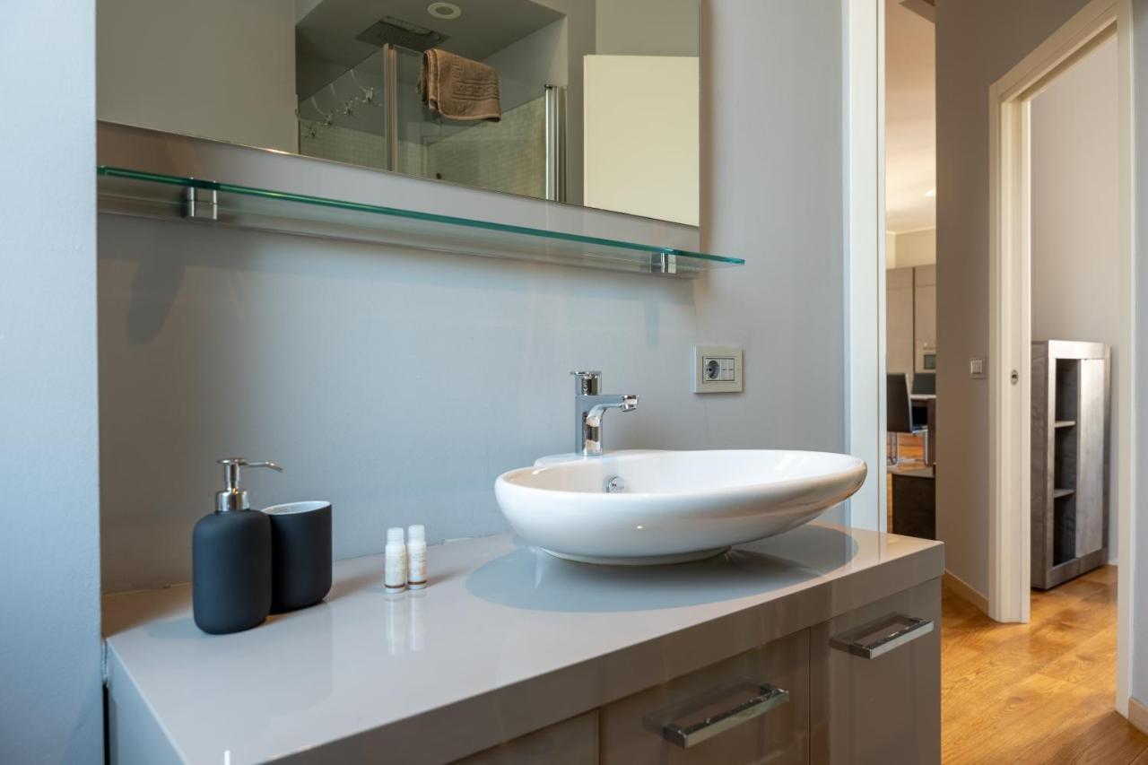 5 Min Duomo Luxury Home In Brera Design District Μιλάνο Εξωτερικό φωτογραφία